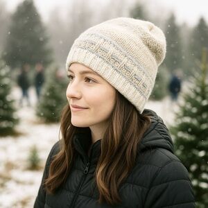 SIMPLY VERA Vera Wang Cream Knit Hat NWT